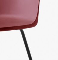 Bild von &Tradition HW6 Rely Chair SH: 46 cm – Rotbraun/Schwarzes Gestell