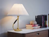 Bild von Le Klint Modell 306 Kipplampe H: 41 cm – Messing/Papier