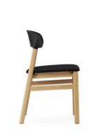 Bild von Normann Copenhagen Herit Stuhlpolsterung SH: 45 cm – Eiche / Synergy Black