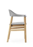 Bild von Normann Copenhagen Herit Sessel Polsterung SH: 45 cm – Gestell Eiche/Synergy Grey