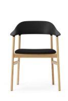 Bild von Normann Copenhagen Herit Sessel Polsterung SH: 45 cm – Gestell Eiche/Synergy Black