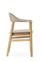 Bild von Normann Copenhagen Herit Sessel Polsterung SH: 45 cm – Gestell Eiche/Synergy Sand