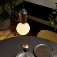 Bild von Tala Sphere Medium 6W E27 LED-Glühbirne – mattes Porzellan OUTLET