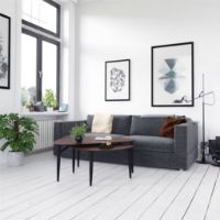 Bild von Thomsen Furniture Katrine Nordic Couchtisch Triangle Large 89x126x50 cm - Geölter Walnuss / Schwarz lackierte Eiche