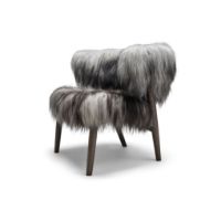 Bild von Sibast Furniture No 7 Lounge Chair Vollgepolstert SH: 35 cm – Eiche dunkel geölt / langes Schaffell