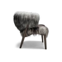 Bild von Sibast Furniture No 7 Lounge Chair Vollgepolstert SH: 35 cm – Eiche dunkel geölt / langes Schaffell