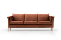 Bild von Mogens Hansen 2225 3-Personen-Sofa L: 218 cm – Cognacfarbenes Loki-Leder / quadratische Beine aus Eiche