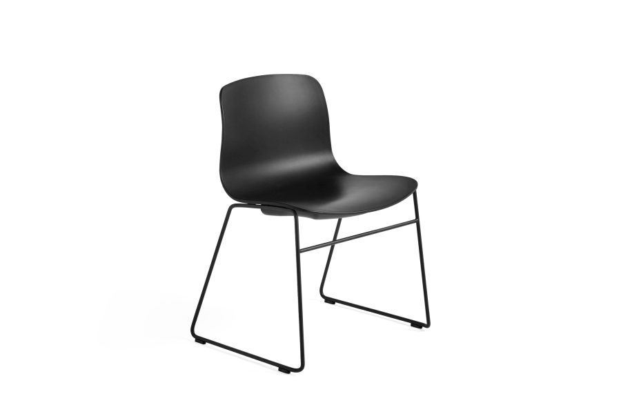 Bild von HAY AAC 08 About A Chair SH: 46 cm – Schwarz pulverbeschichteter Stahl/Schwarz