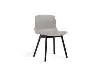 Bild von HAY AAC 12 About A Chair SH: 46 – Schwarz lackierte massive Eiche/Betongrau