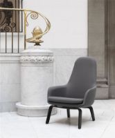 Bild von Normann Copenhagen Era Lounge Chair High Black Oak SH: 40 cm – City Velvet Vol 2 / 086