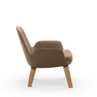 Bild von Normann Copenhagen Era Lounge Chair Low Oak SH: 40 cm – City Velvet Vol 2 / 077