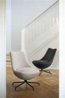 Bild von FDB Møbler L40 Bellamie Lounge Chair m. Svirvel SH: 39 cm - Schwarz / Dunkelgrau