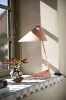 Bild von Warme nordische Ambiente-Tischlampe, H: 43 cm – funkelndes Rosa/massives Messing
