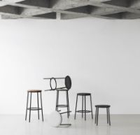 Bild von Normann Copenhagen Circa Hocker H: 45 cm – Schwarzes Aluminium