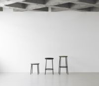 Bild von Normann Copenhagen Circa Barhocker H: 65 cm – Schwarze Eiche