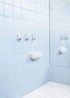 Bild von Normann Copenhagen Curve Mini Haken 2 Stk. H: 5,8 cm – Mattsilber