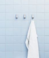 Bild von Normann Copenhagen Curve Mini Haken 2 Stk. H: 5,8 cm – Mattsilber