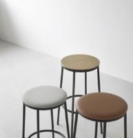 Bild von Normann Copenhagen Circa Barhocker gepolstert H: 65 cm – Sand MLF20