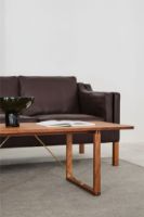 Bild von Fredericia Furniture 5367 BM67 Couchtisch 140x55 cm - Geölter Walnuss/Messing