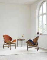 Bild von Warm Nordic The Orange Lounge Chair SH: 38 cm – Geräuchert/Mitternachtsblau