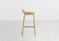 Bild von Woud Mono Counter Chair SH: 65 cm – Weiß pigmentierte Eiche