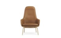 Bild von Normann Copenhagen Era Lounge Chair High Oak SH: 40 cm – Ultra Leather / Brandy 41574