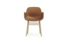 Bild von Normann Copenhagen Form Sessel SH: 44 cm – Brandy Leder/Eiche