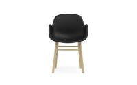 Bild von Normann Copenhagen Form Sessel SH: 44 cm – Schwarzes Leder/Eiche