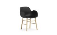 Bild von Normann Copenhagen Form Sessel SH: 44 cm – Schwarzes Leder/Eiche