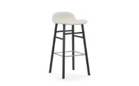 Bild von Normann Copenhagen Form Barhocker SH: 75 cm – Upminster Sand/Schwarze Eiche