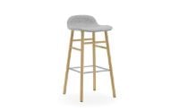 Bild von Normann Copenhagen Form Barhocker SH: 75 cm – Partner Grau/Eiche