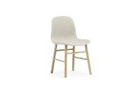 Bild von Normann Copenhagen Form Stuhl SH: 44 cm – Upminster Sand/Eiche