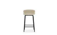 Bild von Normann Copenhagen Hyg Barhocker Vollgepolstert SH: 65 cm – Upminster/Schwarzer Stahl