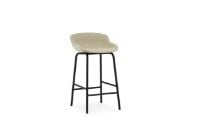 Bild von Normann Copenhagen Hyg Barhocker Vollgepolstert SH: 65 cm – Upminster/Schwarzer Stahl