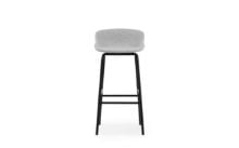 Bild von Normann Copenhagen Hyg Barhocker Vollgepolstert SH: 75 cm – Partner/Schwarzer Stahl