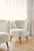 Bild von Natures Collection Emily Lounge Chair aus neuseeländischem Schaffell B: 60 – Cappuccino/Eiche