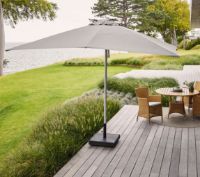 Bild von Cane-line Outdoor Sunshade Parasol M Tilt Ø: 300 cm – Hellgrau M/ Parasolfod M Hjul 54 x 54 cm – Schieferschwarz