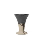 Bild von Ferm Living Flores Vase H: 23 cm - Sand/Schwarz OUTLET