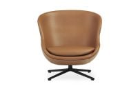 Bild von Normann Copenhagen Hyg Low Lounge Chair SH: 40 cm – Brandy-Leder/Schwarzes Aluminium