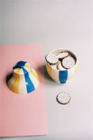 Bild von HAY Sobremesa Stripe Keksdose H: 25,5 cm - Blauer und gelber OUTLET