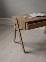 Bild von We Do Wood Geo's Tisch 70x39 cm - Eiche