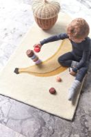 Bild von OYOY Banana Tufted Rug 140x80 cm - Gelb