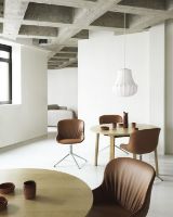 Bild von Normann Copenhagen Hyg Comfort Stühl SH: 46 cm – Brandy/Aluminium