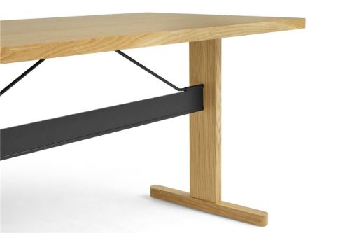 HAY Passerelle Schreibtisch 140 x 65 x 74 cm – Querstange aus Eiche/Tintenschwarz