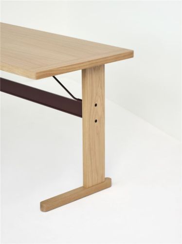 HAY Passerelle Schreibtisch 140x65x74 cm – Querstange aus Eiche/Burgund