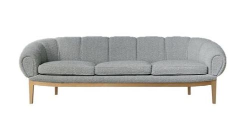 GUBI Croissant Sofa SH: 46 cm - Oak / Dedar Karakorum 004