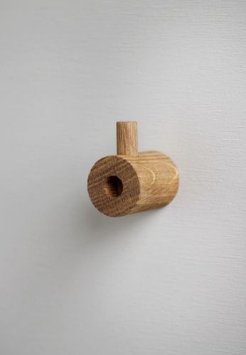 Moebe Wandhaken aus Holz H: 2,4 cm – Eiche
