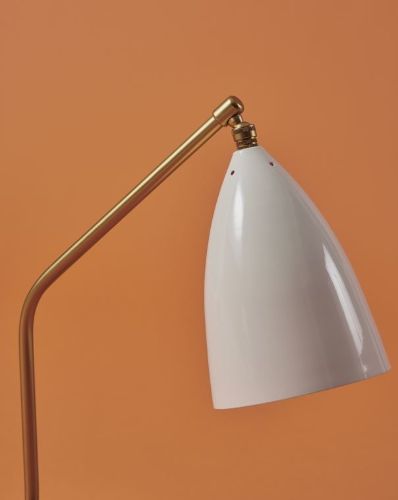 GUBI Grasshopper Tischleuchte H: 41 cm - Weiß glänzend