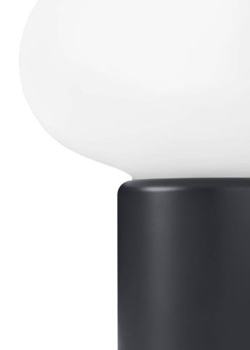 New Works Karl-Johan Tragbare Tischlampe H: 18 cm – Kaltes Schwarz