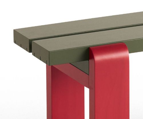 HAY Weekday Bench Duo B: 111 cm – Olivgrüne Tischplatte/Weinroter Rahmen